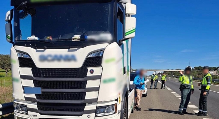 Detenido conduciendo un camión que no era suyo por una carretera extremeña