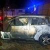 Los Bomberos extinguen un incendio en vehículo (Badajoz)