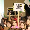 Salvatierra no flaquea. Medio millar de personas se manifiestan contra el Macrovertedero