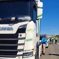 Detenido conduciendo un camión que había robado por la autovía EX - A1