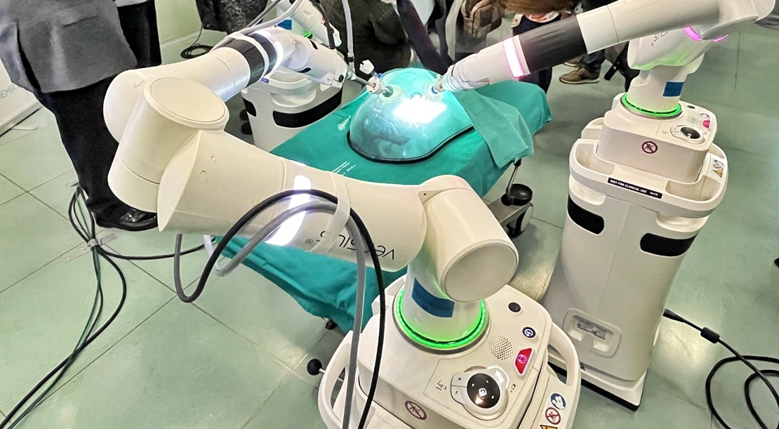La Junta apuesta por seguir desarrollando la cirugía robótica en Extremadura