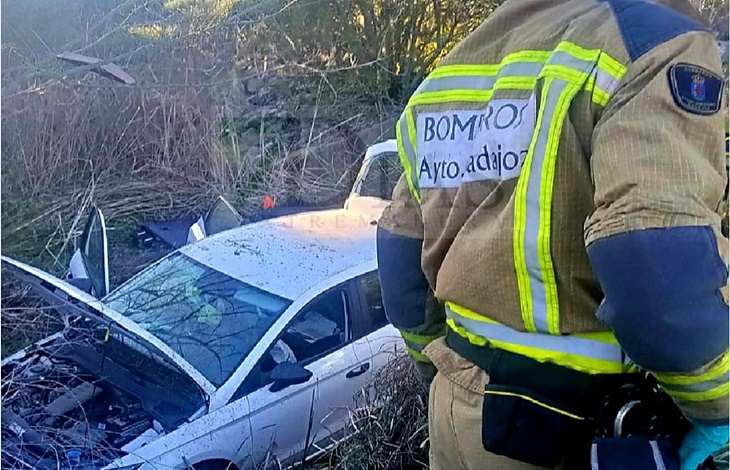 Rescatan a una mujer tras accidentarse en la A5 (Badajoz)