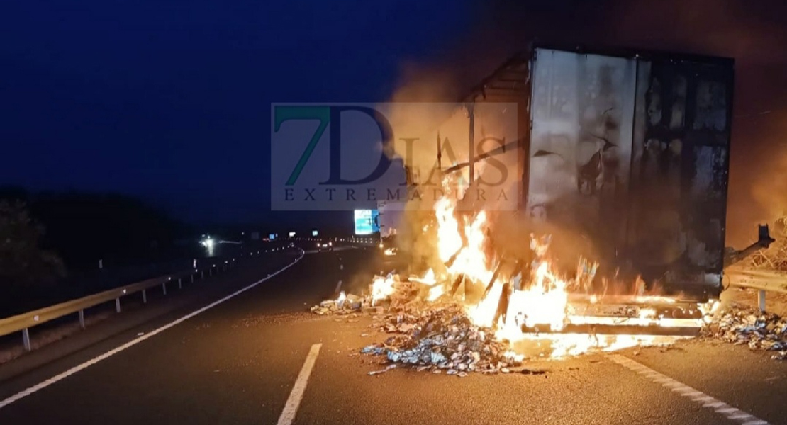 Retenciones en la A-66 por el incendio de un tráiler