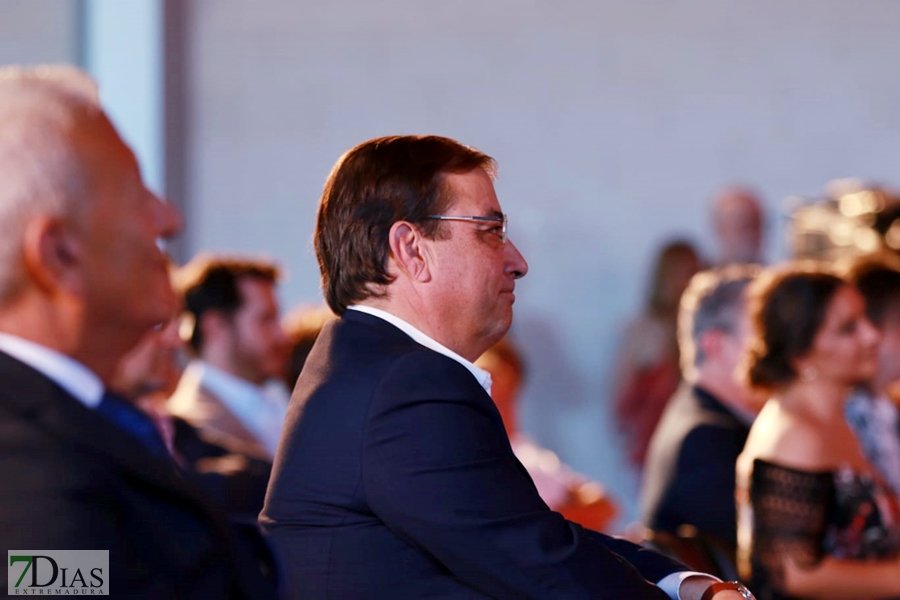 La Asamblea, Komvida y Monago reciben la Medalla de Oro de la Provincia de Badajoz