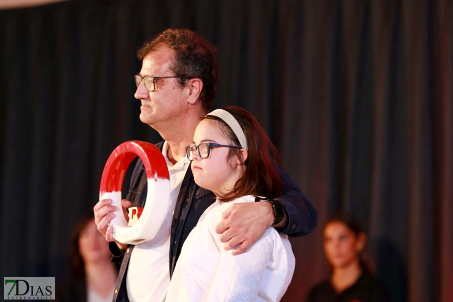 La Asamblea, Komvida y Monago reciben la Medalla de Oro de la Provincia de Badajoz