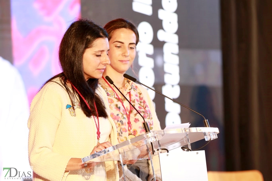 La Asamblea, Komvida y Monago reciben la Medalla de Oro de la Provincia de Badajoz