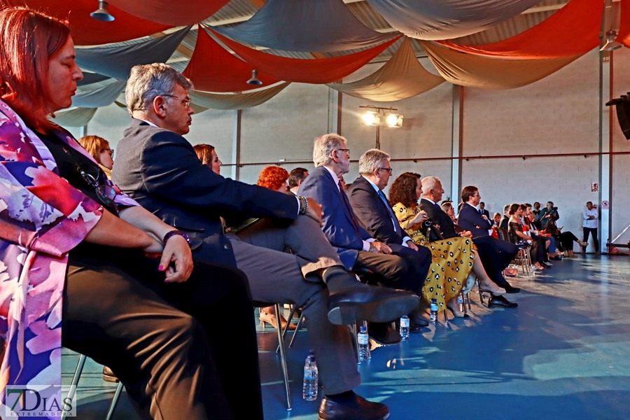 La Asamblea, Komvida y Monago reciben la Medalla de Oro de la Provincia de Badajoz