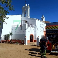 Incendio en un convento en Villalba de los Barros (Badajoz)