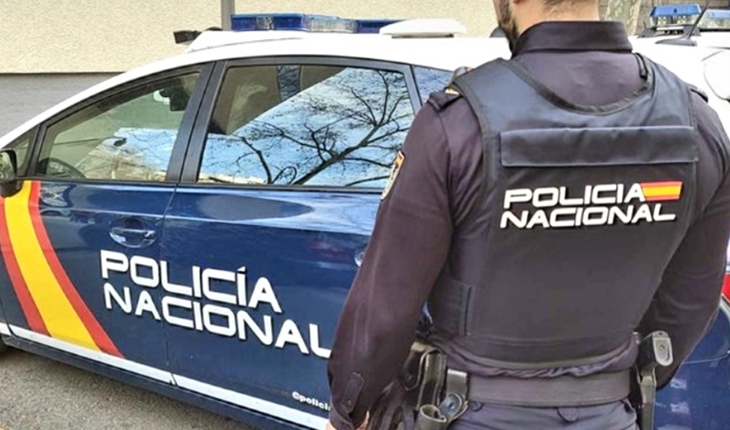 Agentes de Policía Nacional salvan la vida a una joven en Badajoz
