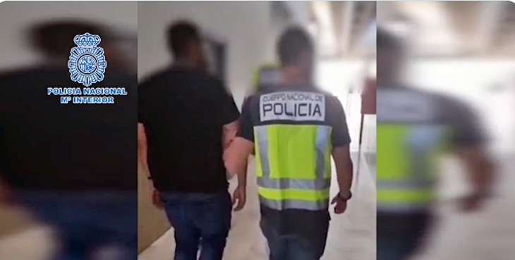 Destapan una trama de estafas a familias de niños extranjeros con falsas promesas