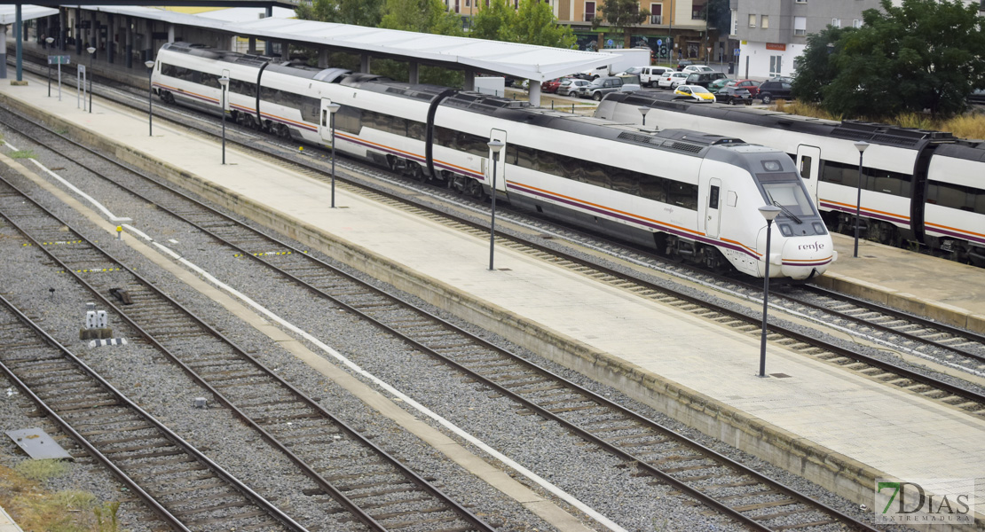 Petición para que la estación de tren de Badajoz lleve el nombre de Carolina Coronado