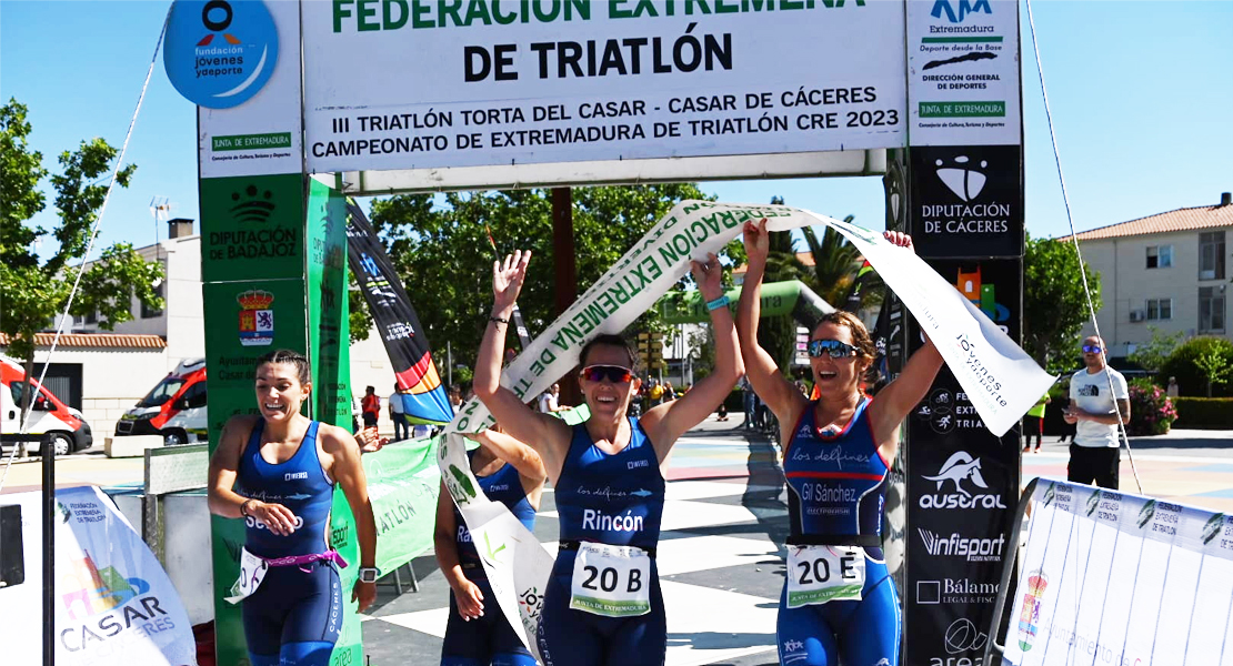 Capex y CN Cáceres Los Delfines campeones de Extremadura de Triatlón CRE