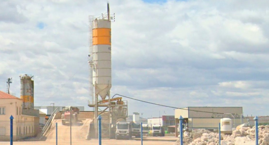 Denuncian una planta de hormigón sin autorización ambiental en Don Benito