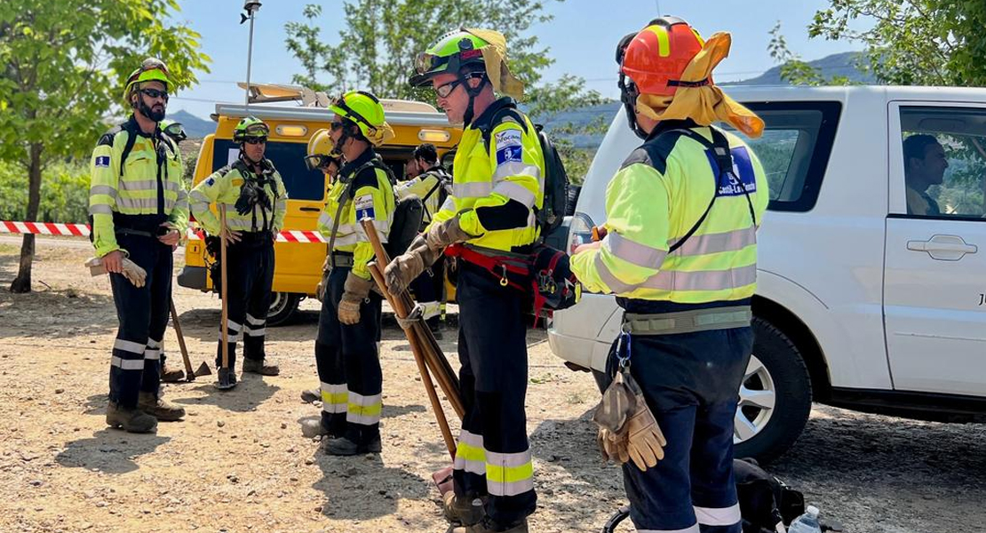 Más de 400 efectivos trabajan en la extinción del incendio de Las Hurdes y Sierra de Gata