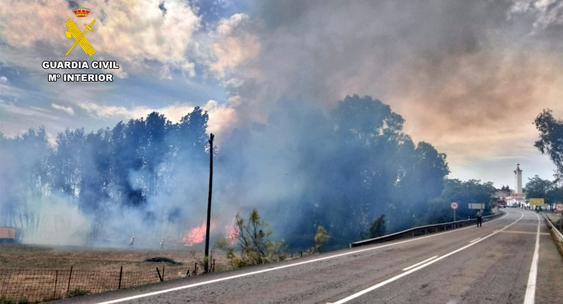 Dos investigados por causar incendios mientras trabajaban en el campo extremeño