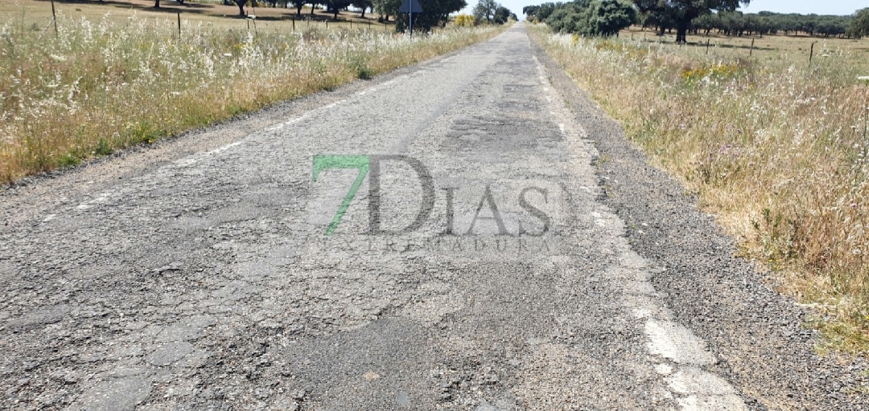 Baches y una carretera sin terminar: el reclamo de los vecinos de Logrosán (CC)