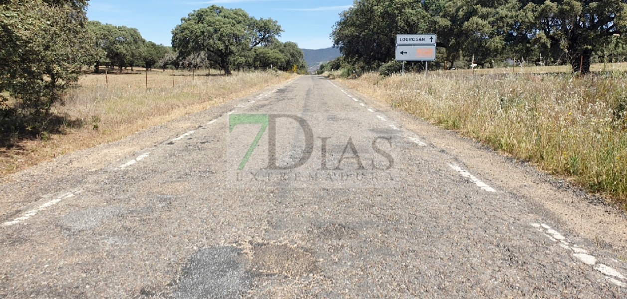 Baches y una carretera sin terminar: el reclamo de los vecinos de Logrosán (CC)