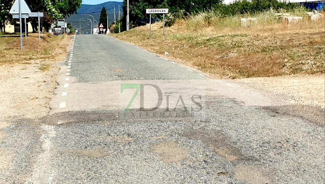 Baches y una carretera sin terminar: el reclamo de los vecinos de Logrosán (CC)