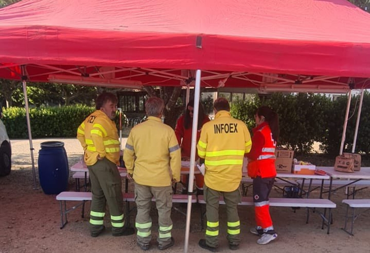 Los equipos de emergencia aún no han efectuado asistencias en el incendio de Pinofranqueado