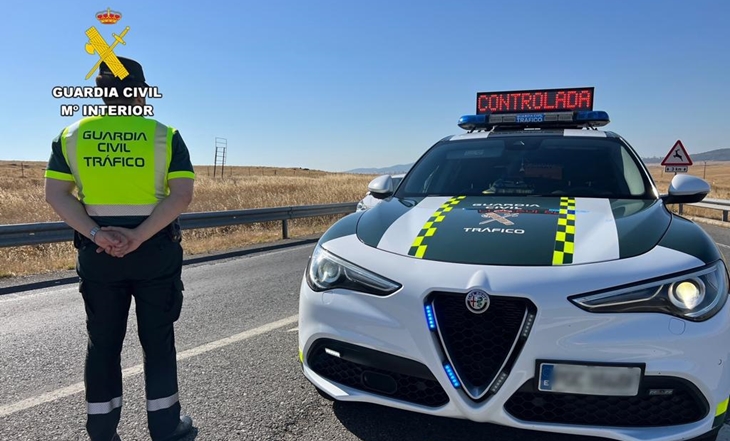 Detenido un joven de 22 años por circular a 225 km/h por la autovía A-5
