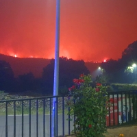 La noche deja malas noticias en el incendio en el norte extremeño