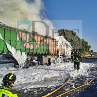 Corte de carretera por el incendio de un tráiler en la N-435