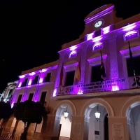 Los principales monumentos emeritenses se iluminan por una buena causa