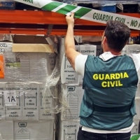 Investigan a nueve personas, dos de Badajoz, por la venta ilegal de aceite de oliva
