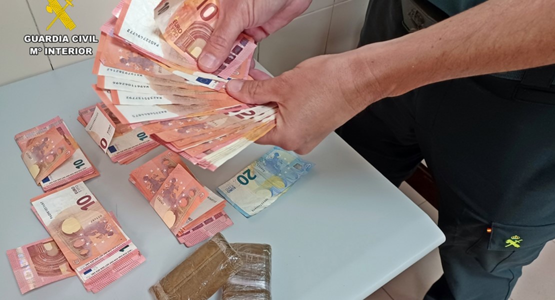 Tres vecinos detenidos en Mérida y Badajoz por tráfico de drogas