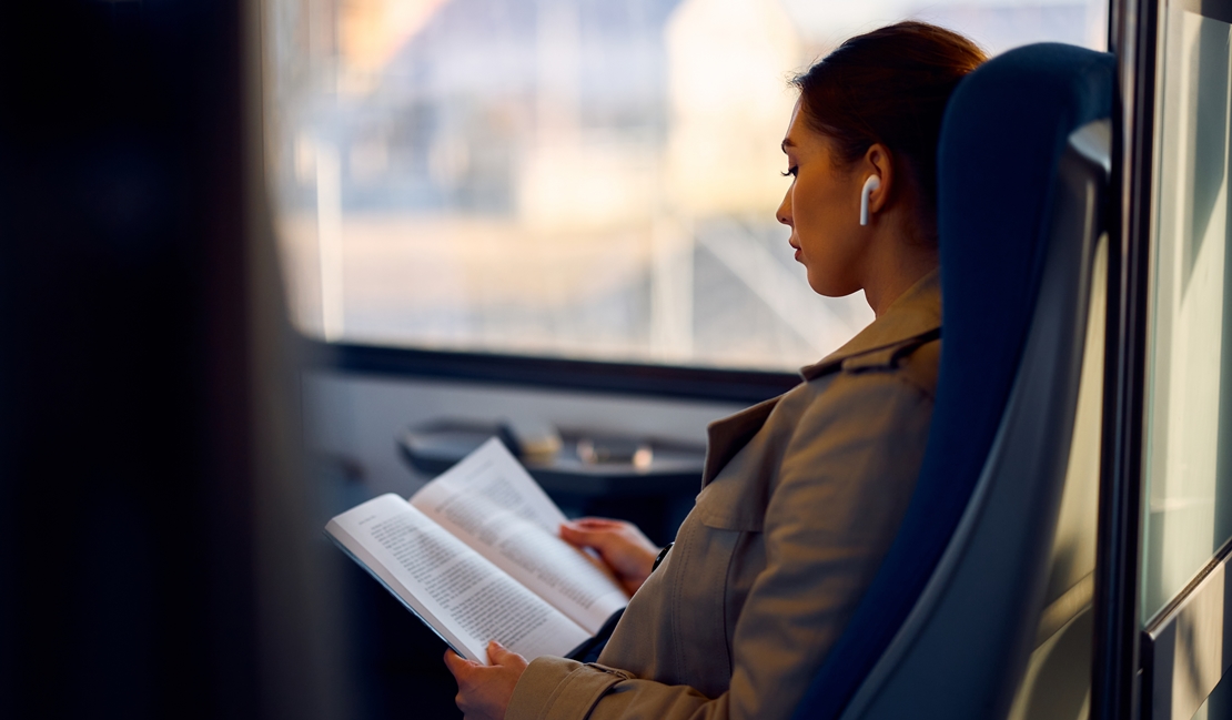 Descuentos en los billetes de autobús y tren para que los jóvenes viajen este verano