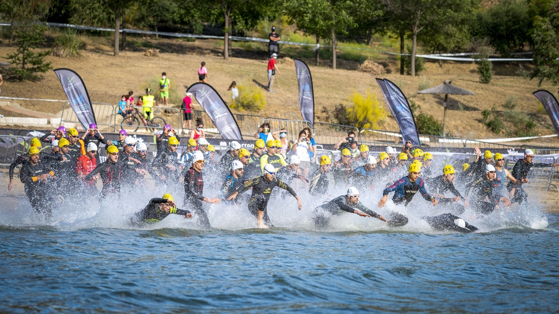 El Anillo acoge el Campeonato de Extremadura de Aguas Abiertas