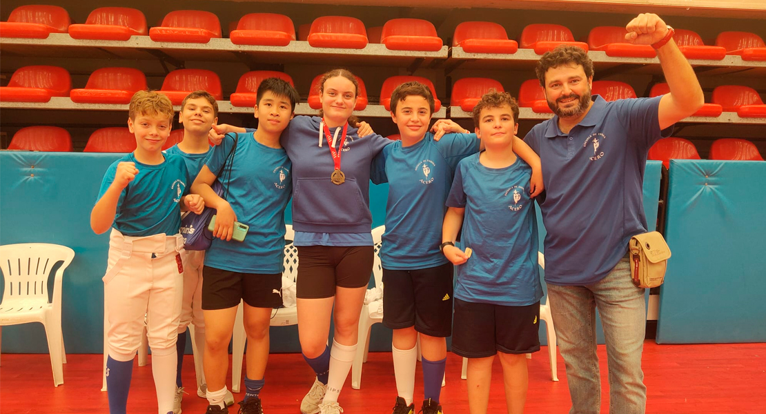 La joven promesa extremeña Aurora Blinder oro en el Campeonato de España de Esgrima