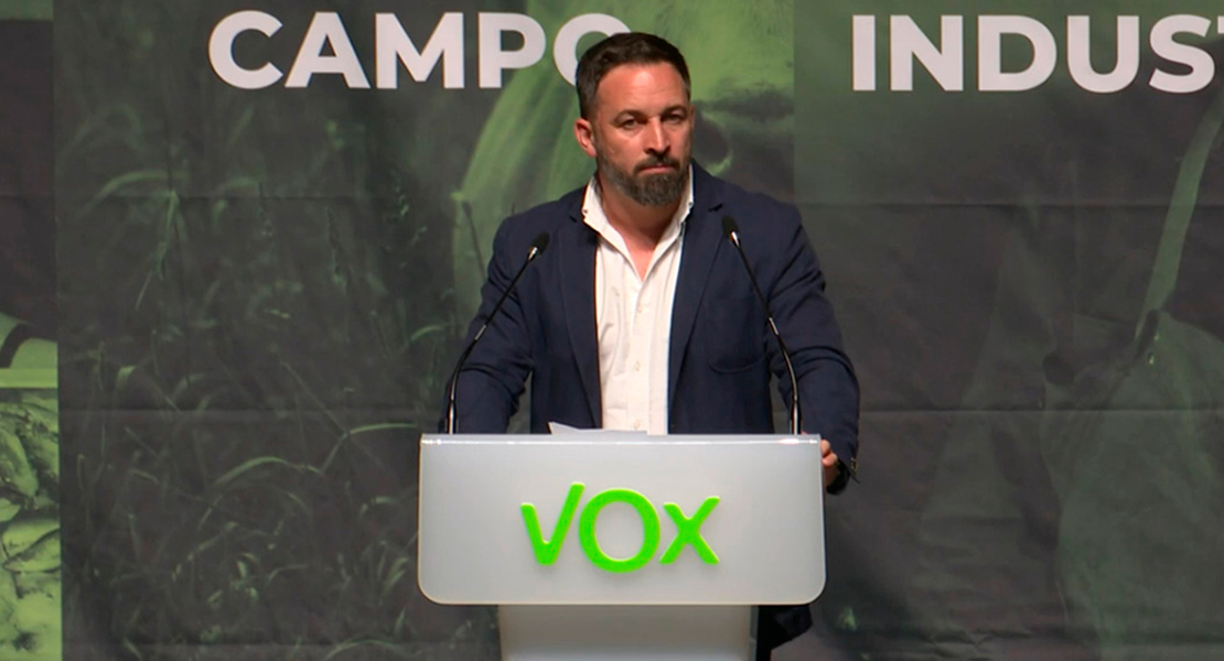 Abascal urge a Feijóo a negociar los gobiernos autonómicos y locales