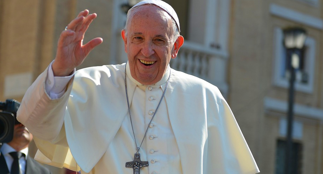 El Papa obligado a operarse por una obstrucción intestinal