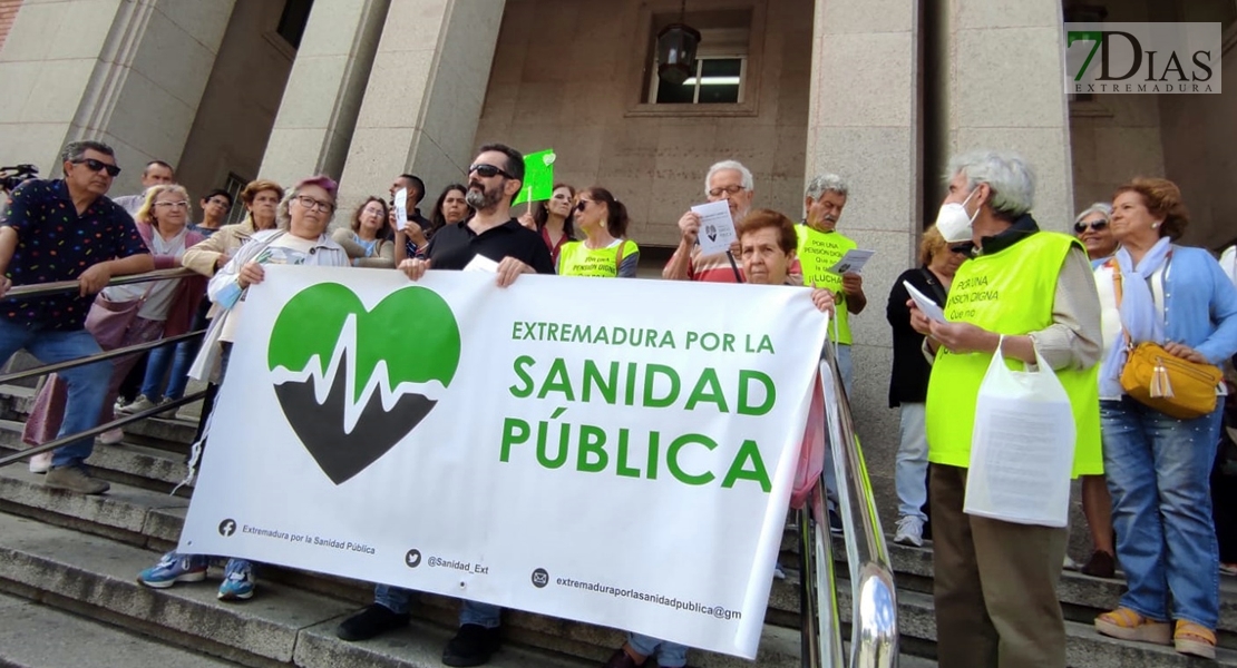 Nueva concentración en defensa de la Sanidad Pública en Extremadura