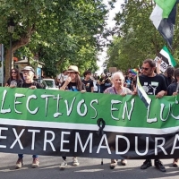 Manifestación al grito de “Extremadura Resistente, Dueña de Su Futuro y Su Presente”