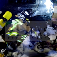 Un bombero herido mientras trabajaba en un incendio en Badajoz