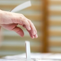 El voto de los extremeños en el extranjero no varía el resultado de las elecciones