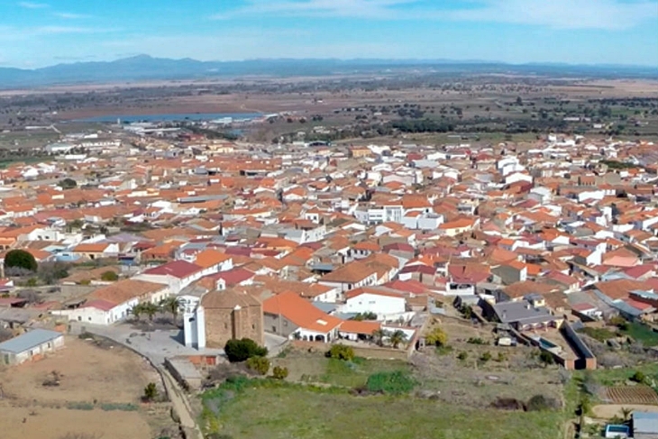 Rehabilitan 48 viviendas de una localidad extremeña