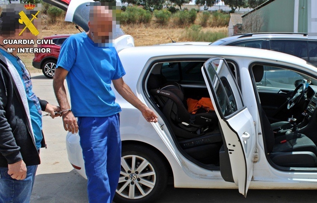 Detenidos tras atracar en una gasolinera de Villar del Rey (BA)