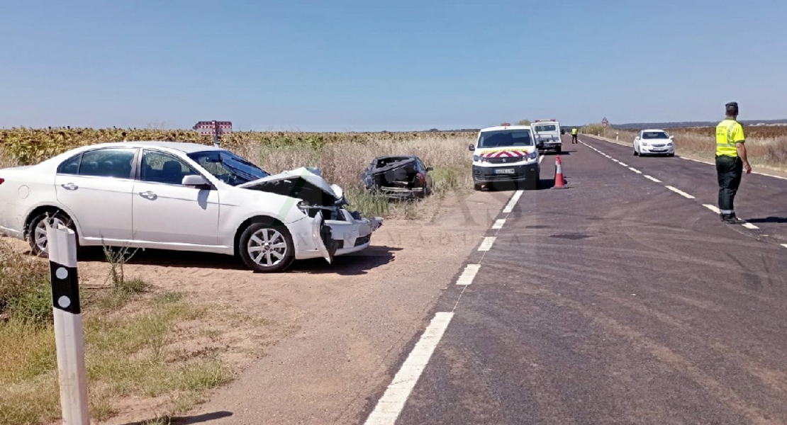 Varios heridos tras una colisión frontolateral en la N-523