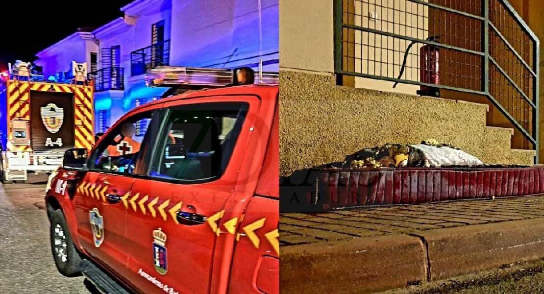 Vecinos ayudan a apagar el incendio de una vivienda en Badajoz