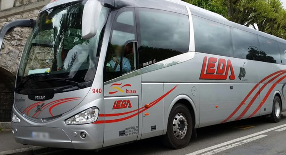 FACUA denuncia a LEDA por circular con autobuses sin licencia