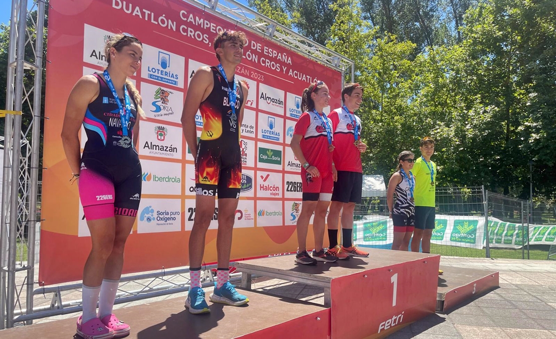 Aluvión de medallas para los triatletas extremeños en los Campeonatos de España
