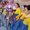 La Plaza de España testigo de la multiculturalidad del folklore