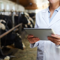 La Junta pagará a Tragsatec 2,7 M€ para controlar la cadena alimentaria en Extremadura