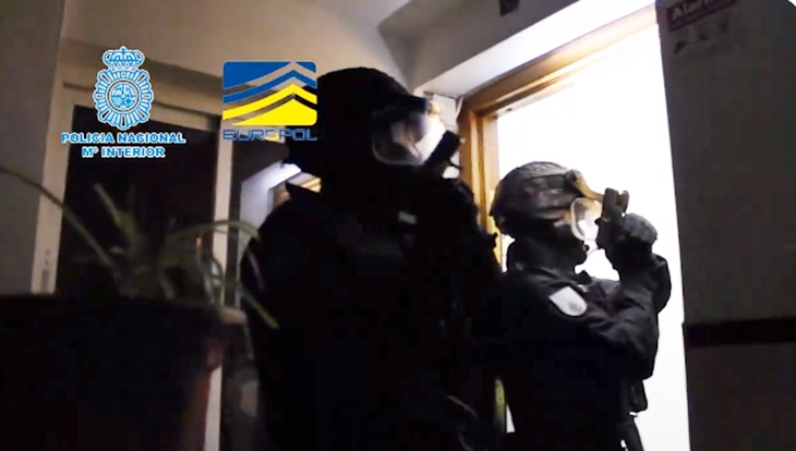 Desarticulada una organización criminal transnacional que introducía migrantes