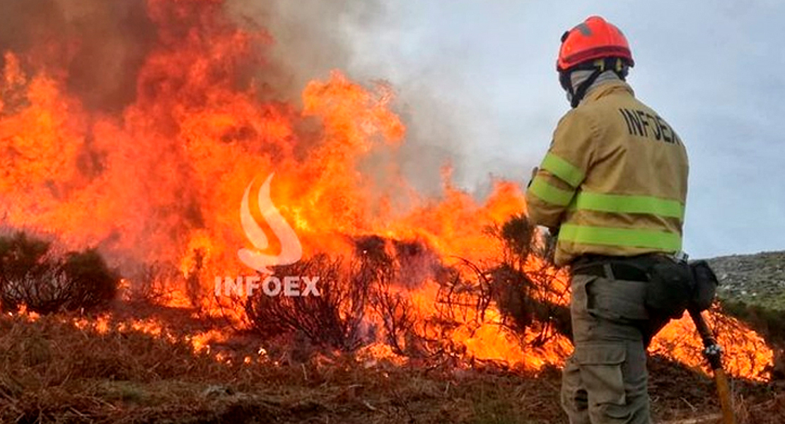 El INFOEX moviliza más de medio centenar de efectivos en los incendios del fin de semana