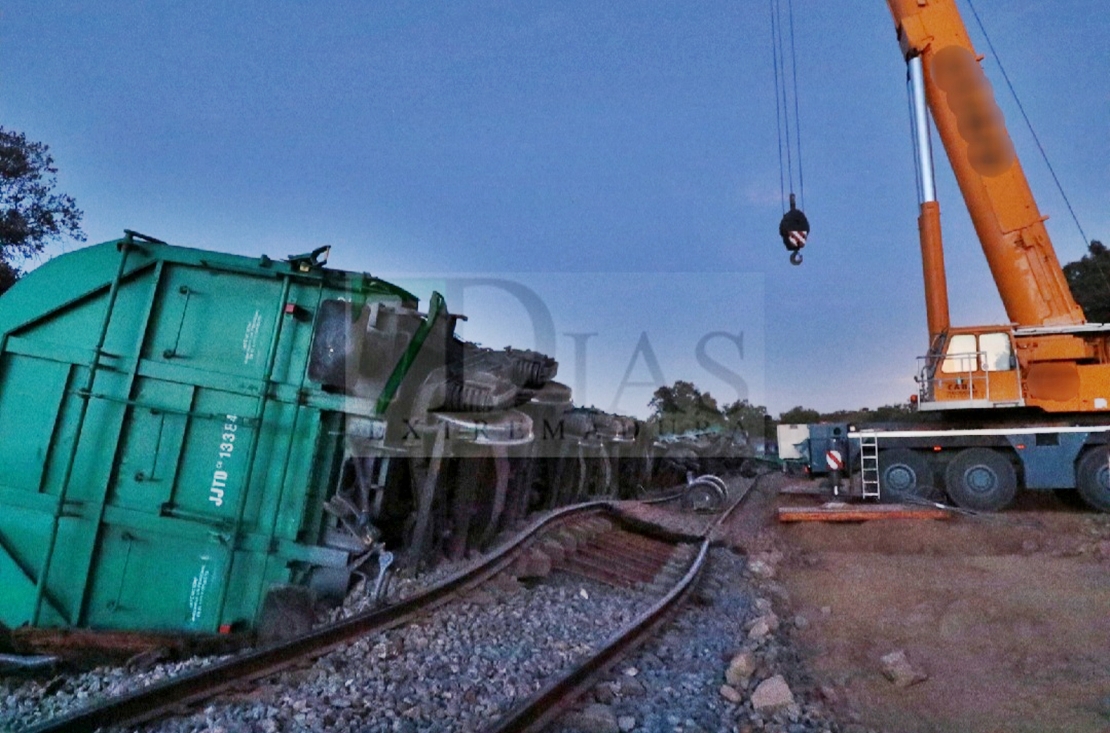 Descarrila un tren de mercancías en la línea férrea de Zafra a Jerez de los Caballeros