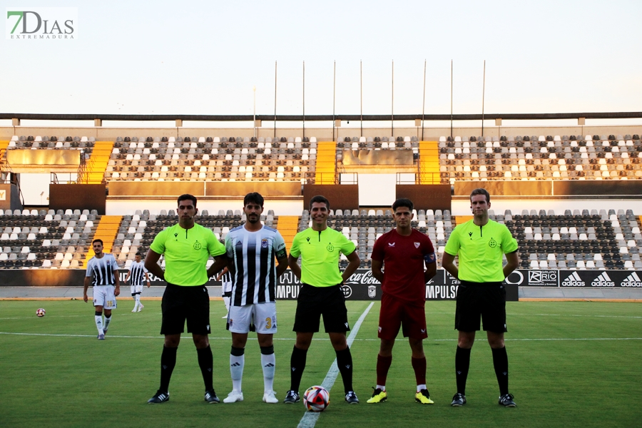 REPOR: El CD Badajoz presenta oficialmente a su equipo frente a la afición